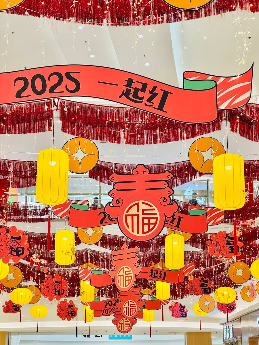 手艺在场单元主视觉，呈现工坊制作过程的记录场景